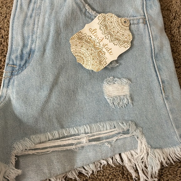 Altered state jean shorts - Picture 3 of 4